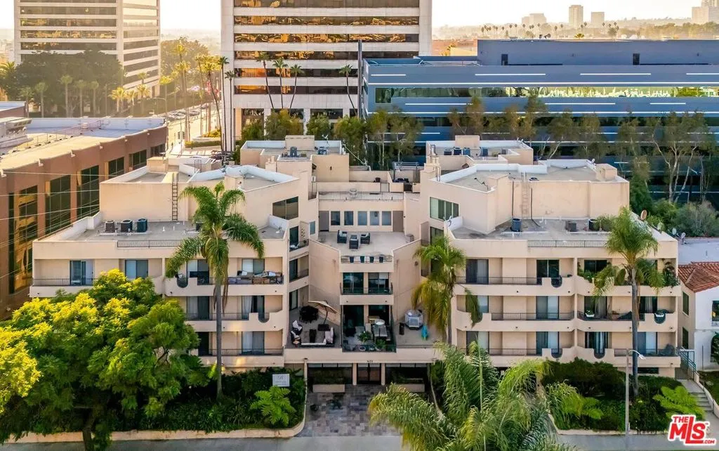 1633 S Bentley Avenue 204, Los Angeles, California 90025 home-pic-0